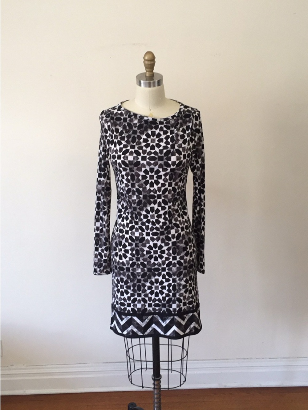 MICHAEL Michael Kors Long-Sleeve Black & White Geometric Dress